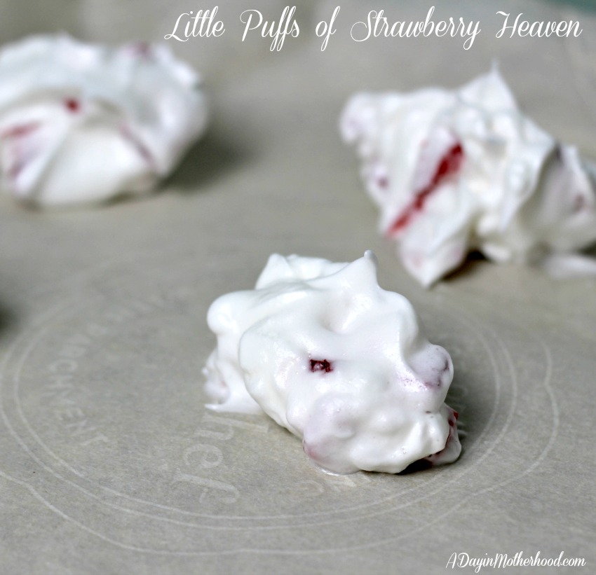 Strawberry Meringue Cookies