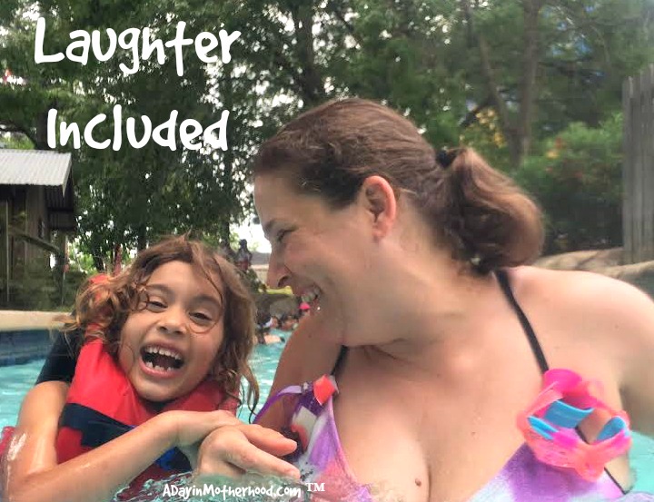 There is no shortage of family fun at Wet 'n Wild Splashtown! The laughter is free and included! #wnwsplashtownbound