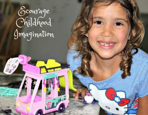 Littlest Pet Shop Shuttle Vehicle encourages childhood imagination! #PlayLikeHasbro #ad