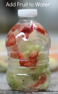 Fruit infused water is one of my best lunch ideas for picky eaters!