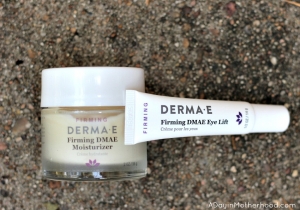 DermaE is a great beauty product to help turn back the clock in Babble Boxx!