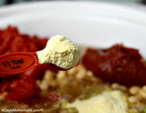 Slow Cooker Wazzu Chili thickens with cornmeal!