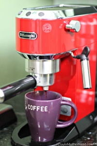 The De'longhi Espresso Coffee maker makes perfect coffee at home a breeze