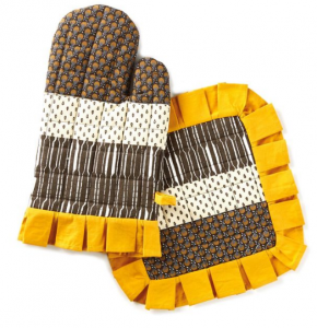 The Oven Mitt has Fall Cozy written all over it