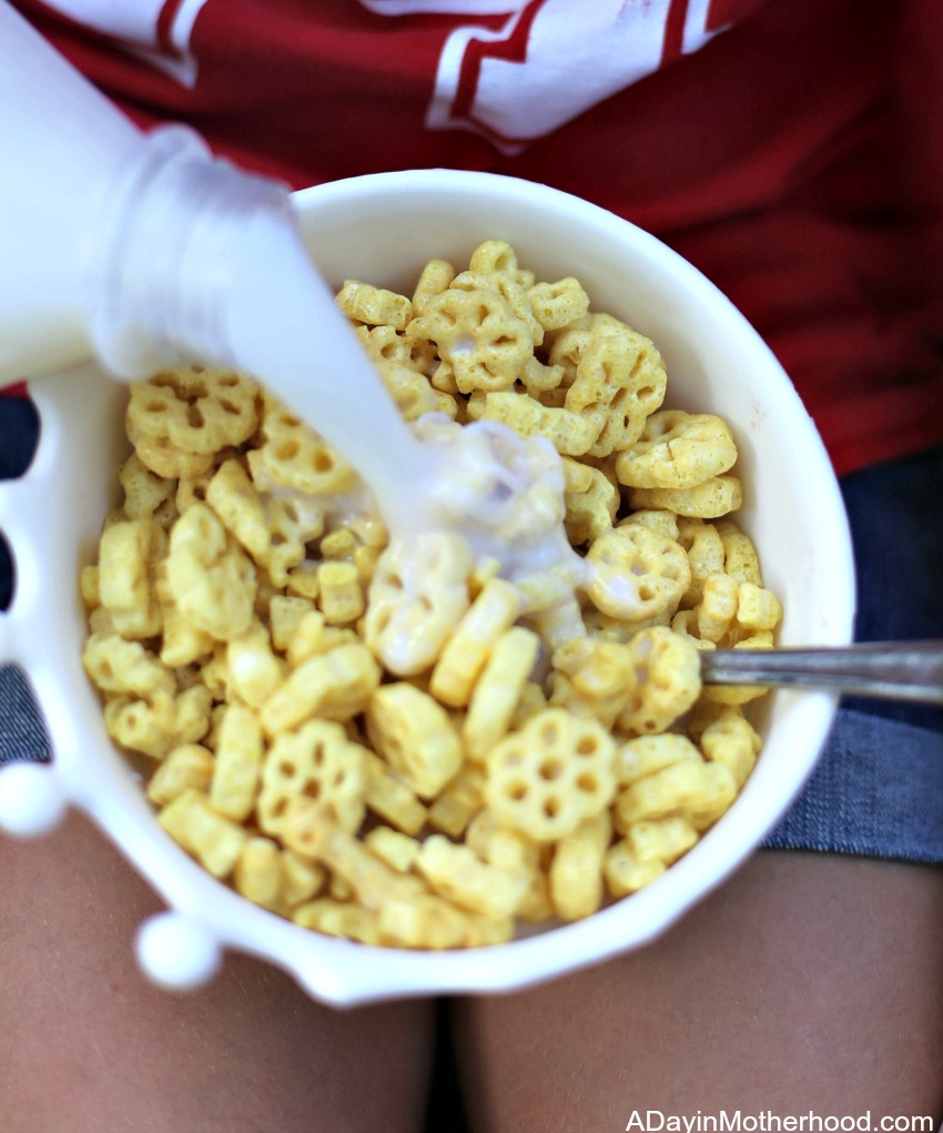 Think Biggerer with the Classics for Breakfast + WIN a $25 Gift Card & Honeycomb Cereal with milk