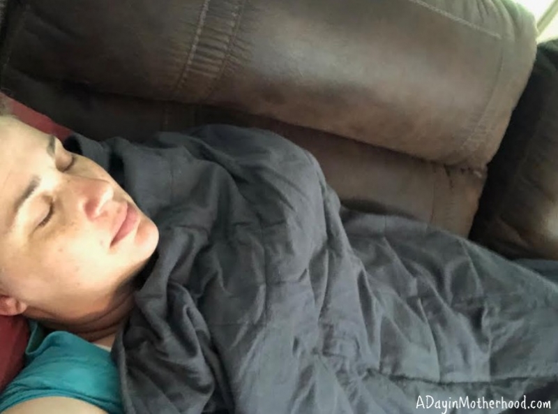 Sleep Better with the Comfort of a Weighted Blanket from Weighting